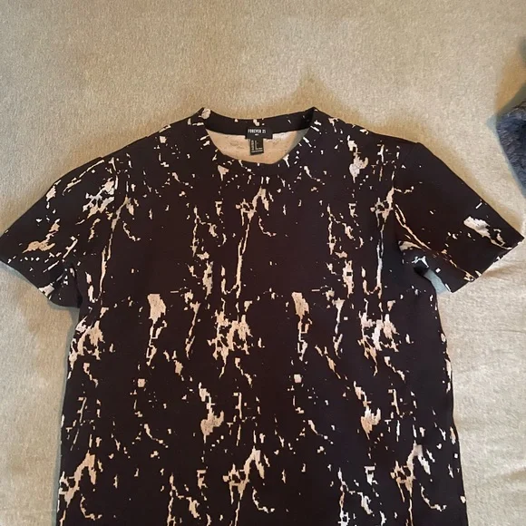 Small tee - Picture 2 of 2